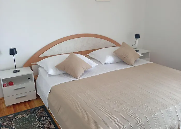 Arijeta Korcula * Smokvica (Korcula)